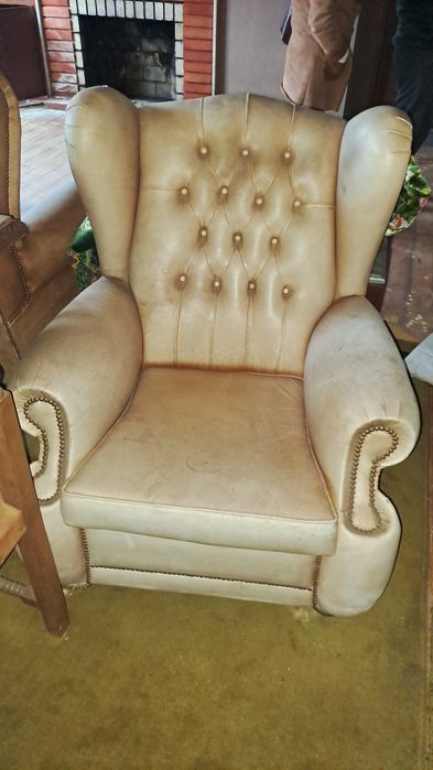 Conjunto de sofás em pele