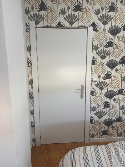 Quarto espaçoso e mobiliado na Avenida de Santa Maria - Agualva Cacém