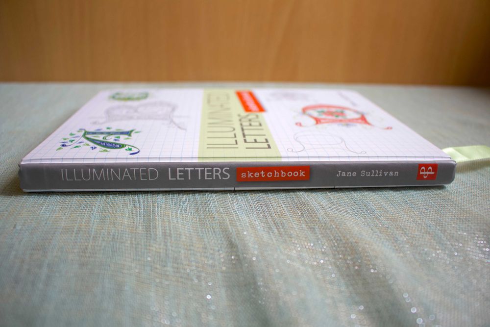 Livro/caderno de desenho de Iluminura em Inglês