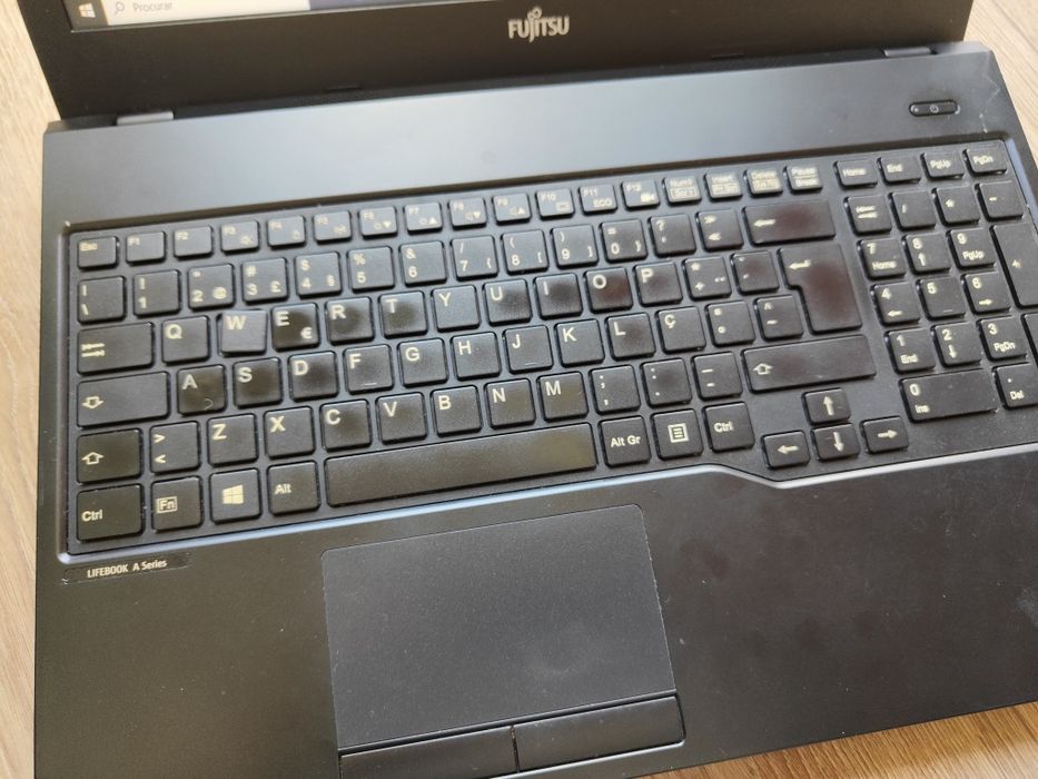 Portátil Fujitsu Lifebook A555