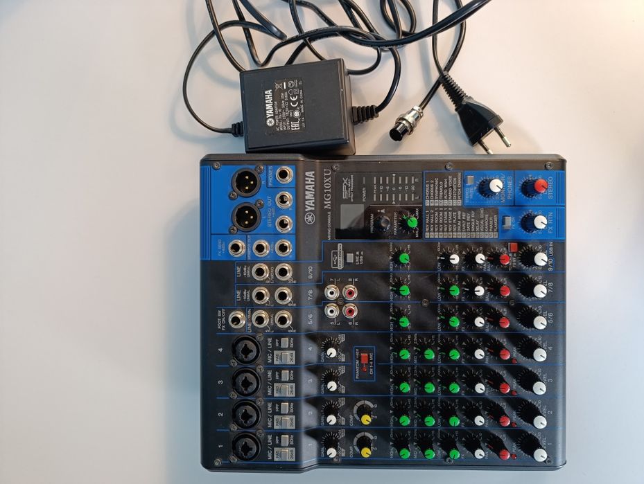 Мікшерний пульт Yamaha MG10XU