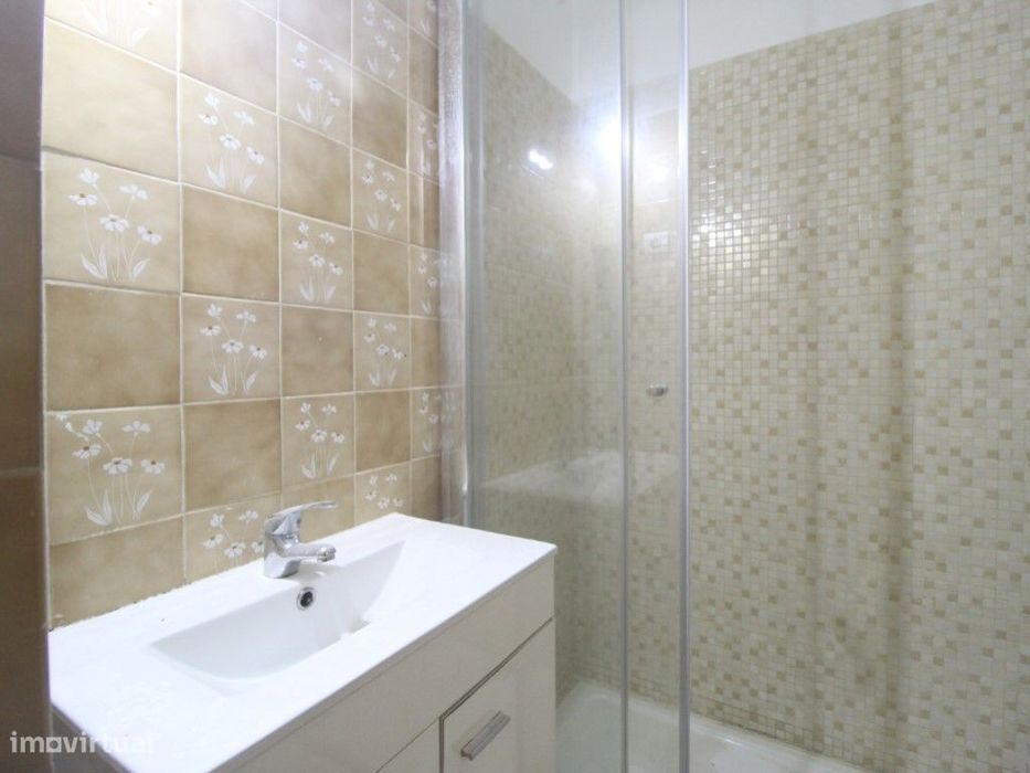 Apartamento T4 com Garagem em Coimbra