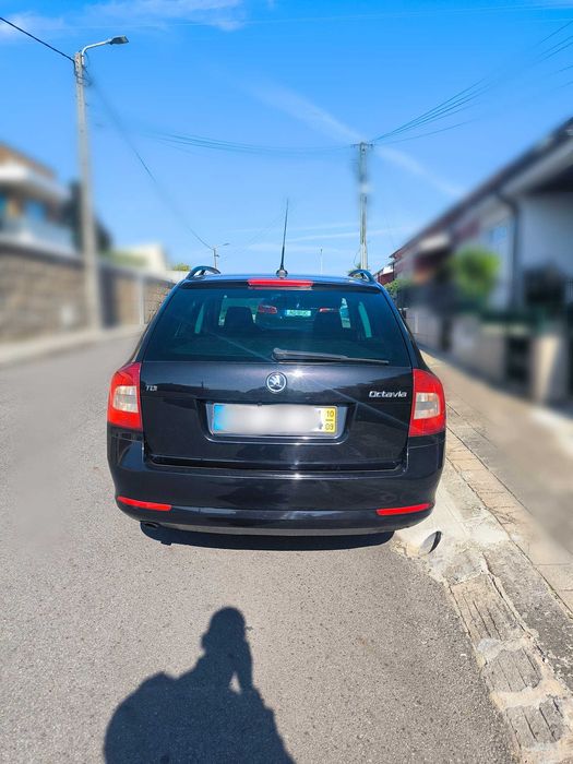 Skoda Octavia Break 1.6 TDI – Económica +Android auto/CarPlay + bem Estimada