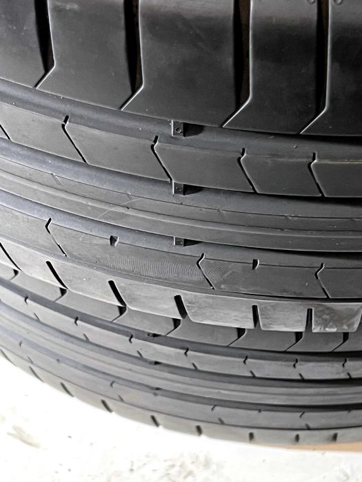 Pneus Pirelli Pzero PZ4 - 235/40/20 - Como NOVOS