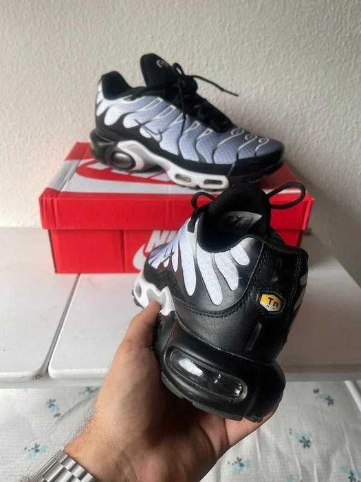 Air_Max_TN_Czarny R.42