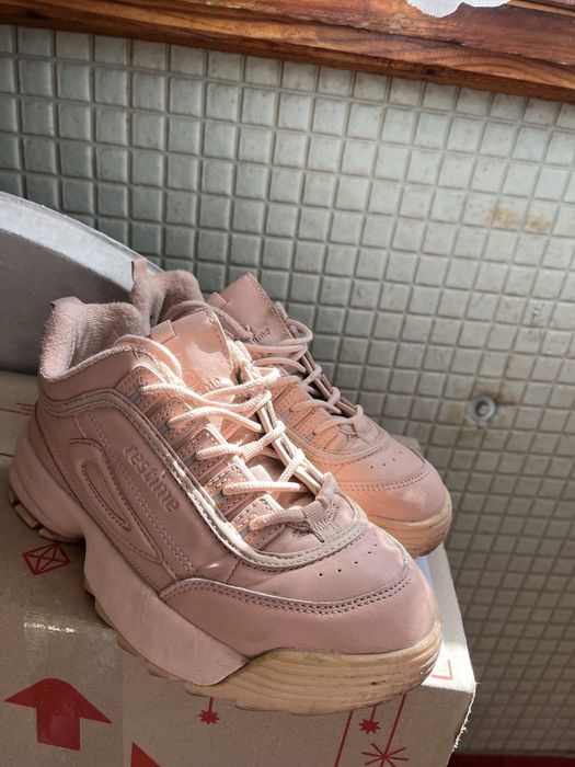 Кроссовки женские