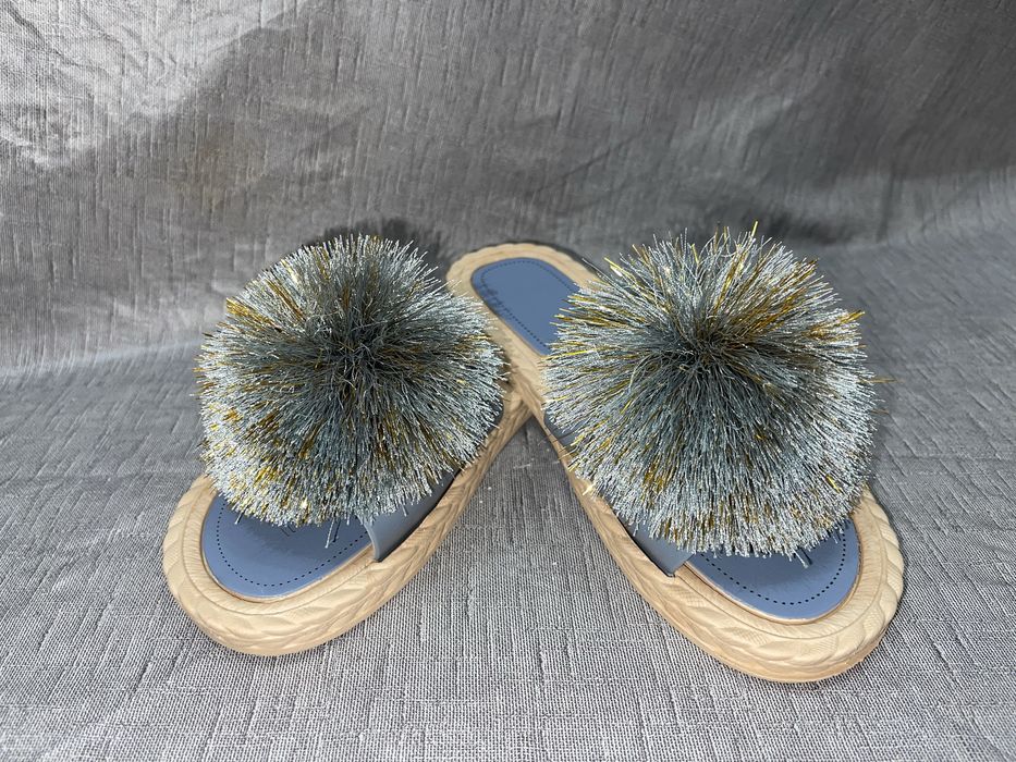 Chinelos pompom para senhora - NOVOS