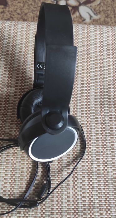 Авдіо-навушники дротові