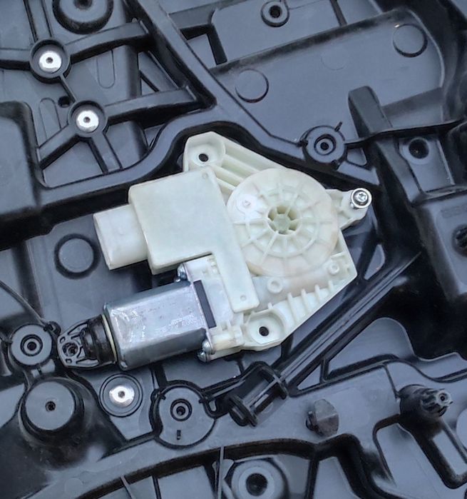 Привод стеклоподъёмника БМВ g30, g01