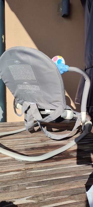 Espreguicadeira e alcofa Chicco com vibração e sons