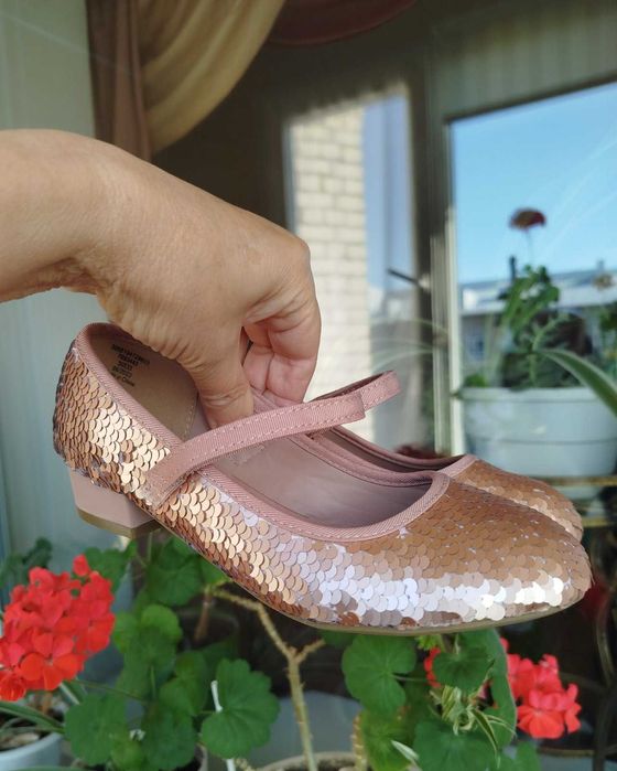 Туфли детские на девочку 32 размер туфельки на каблучке блестящие