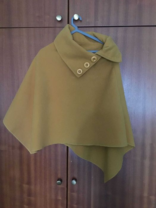 Poncho amarelo torrado