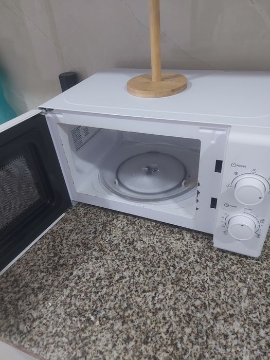 Micro ondas a funcionar corretamente bem
