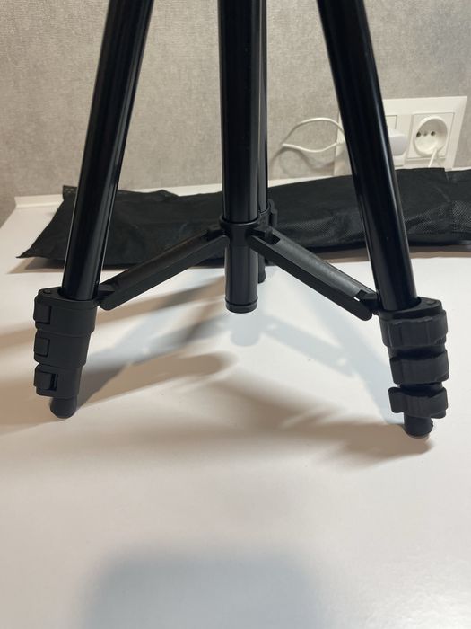 Продам штатив 3120