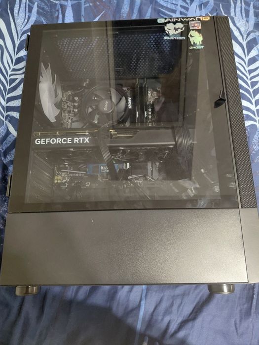 Mało używany komputer do gier – gotowy do grania.  RTX 5060