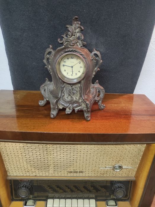 Stary zegar mosiężny