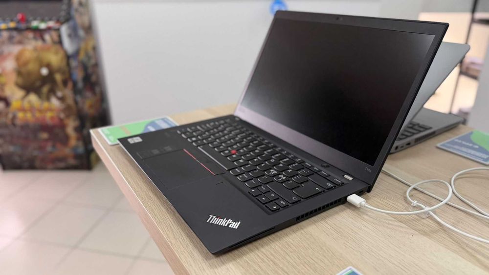 Lenovo ThinkPad T14s G1 | i5 10ª Geração | 14'' FHD Touch | 16GB Ram | 512GB SSD | Garantia 18 Meses