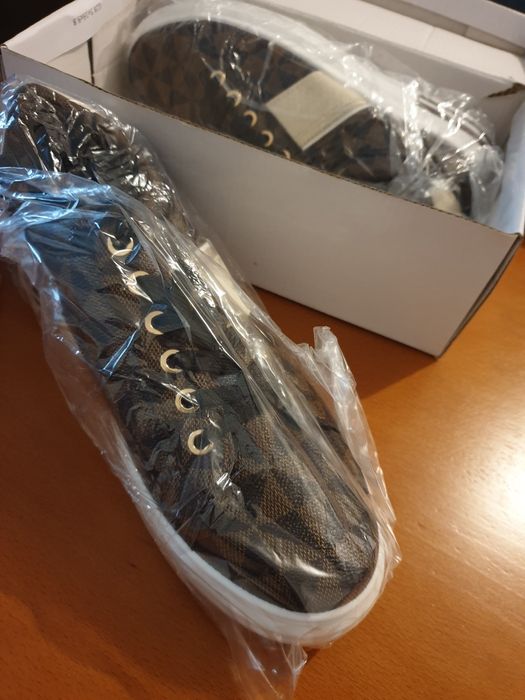 Ténis novos 40 castanho