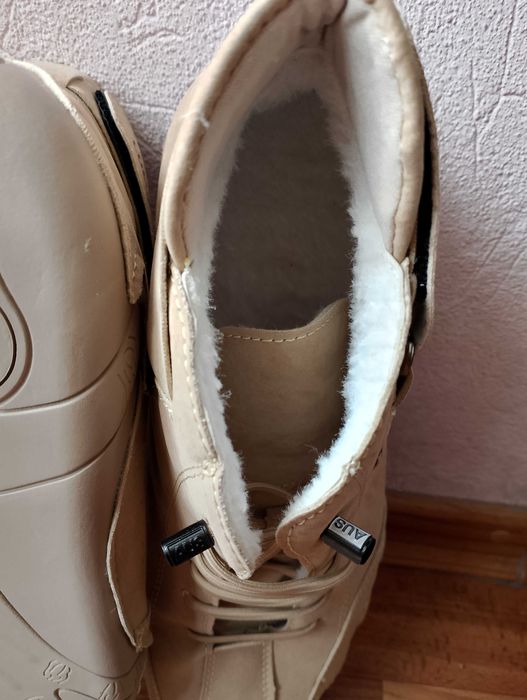 Черевикі кольору кайот