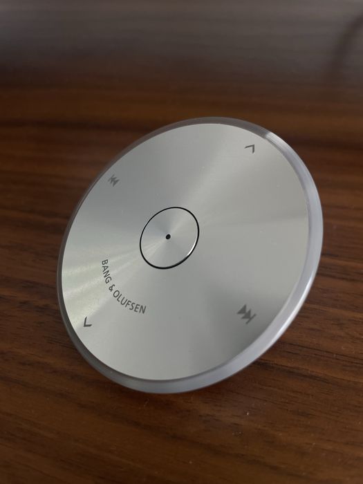 Bang & Olufsen - Comando - Beoplay A8 ou Beosound 8