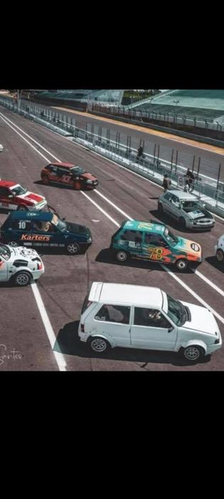 Fiat uno para lazer . Preparação de pista.
