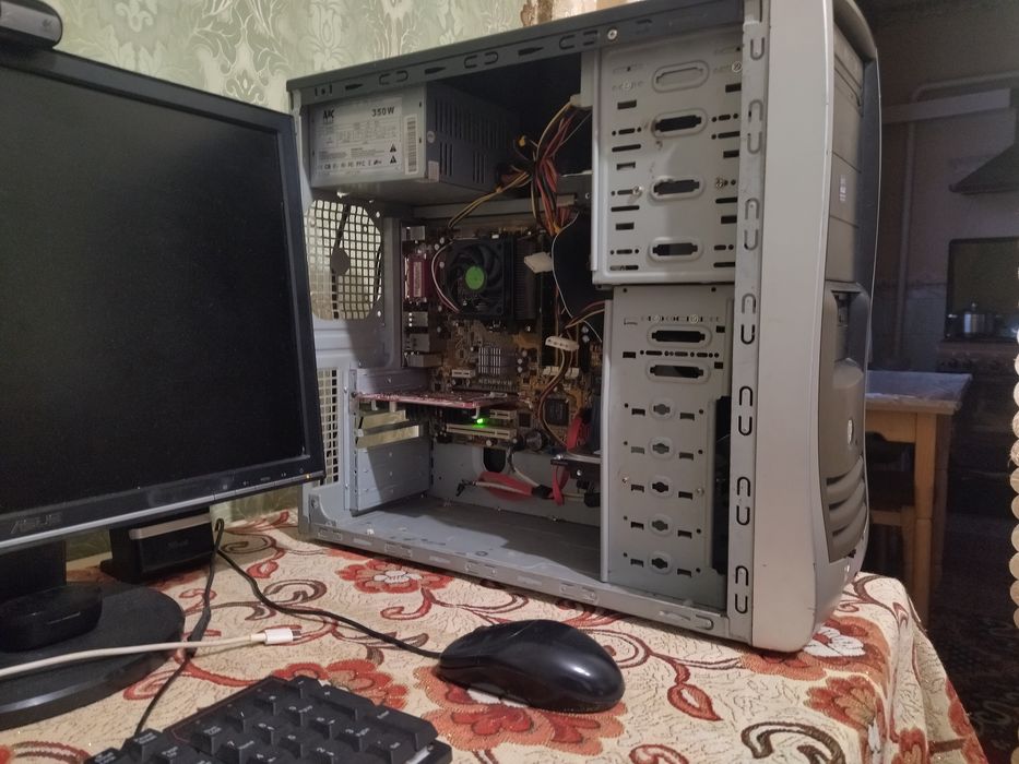 Продам пк для офісу і не значних Ігрушок