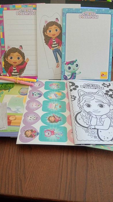 Mochila Escolar de Atividades A Casa da Gabby Lisciani - Desenho e Pintura