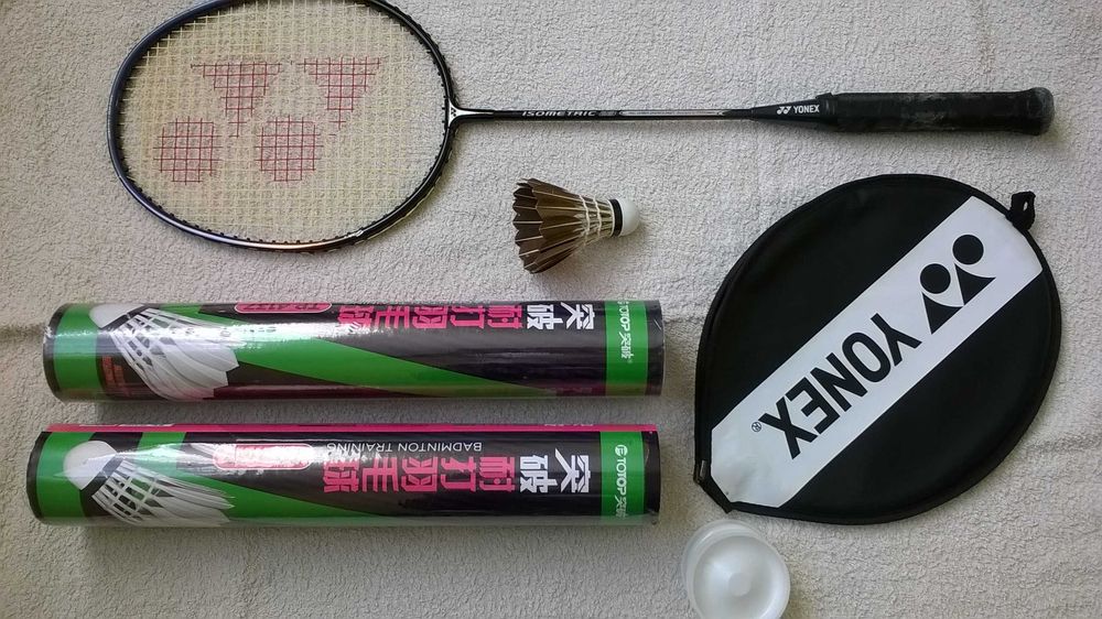 rakietka do badmintona  yonex