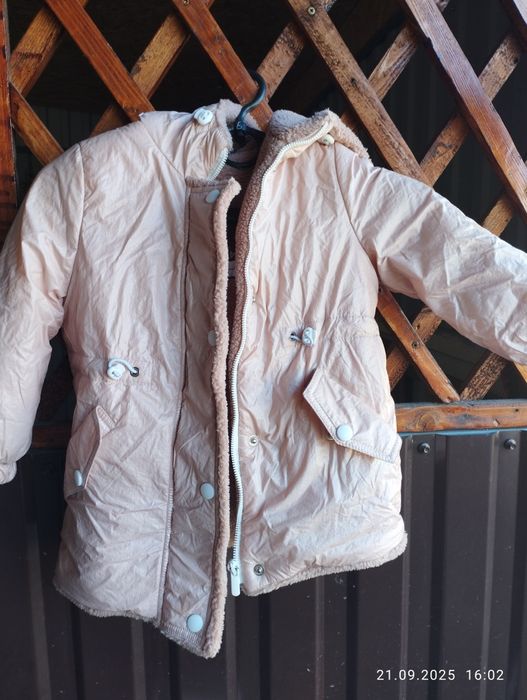 Курточка зимова для дівчинки 92 розмір,можна і довше