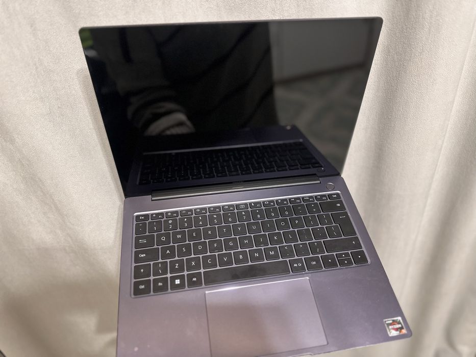 Komputer laptop Huawei matebook 14 r5-5500u 16gb ram 512gb