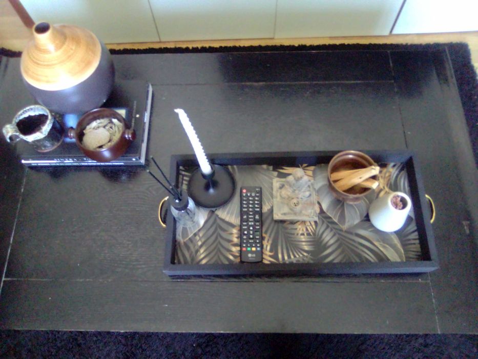 mesa de centro em madeira exótica