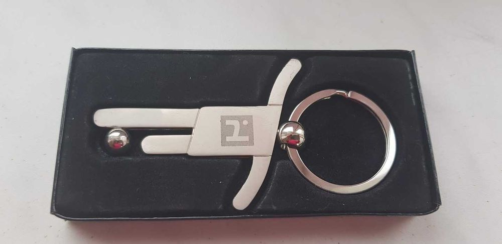 Metalowy brelok do kluczy nr 2