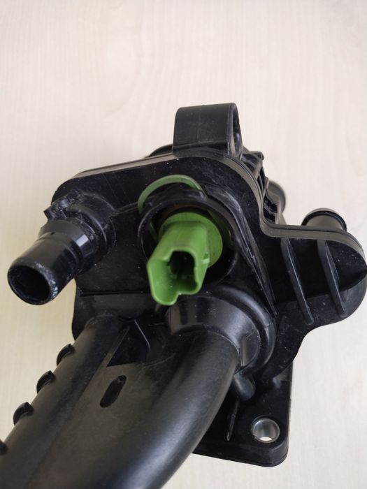 Термостат Peugeot 3008 1.6 HDi.