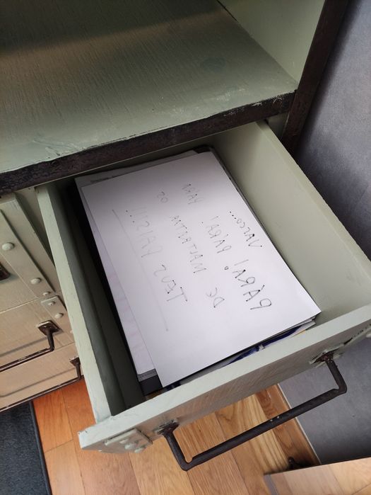 Móvel vintage pintado á mão