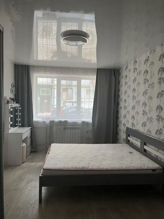 Продам 3-комн квартиру в районе Космонавтов ул.