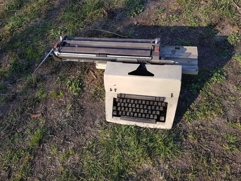 Maszyna do pisania ŁUCZNIK model 1016