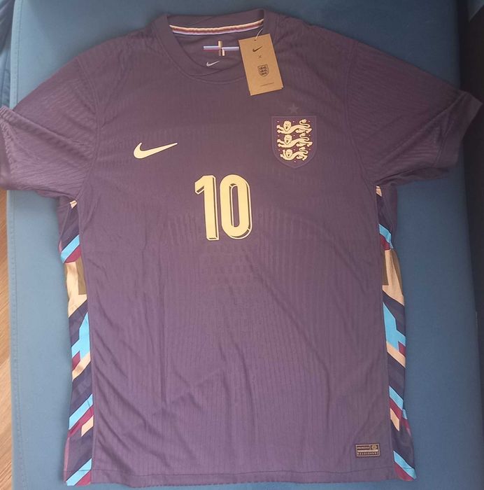koszulka Anglii w wersji meczowej  wyjazdowa #10 Bellingham, nowa