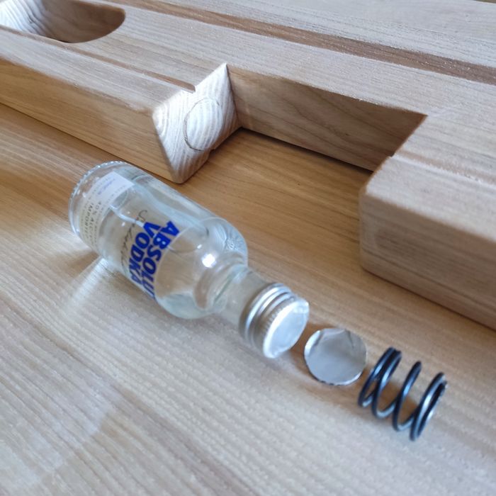 Рівень дерев'яний,сувенір.