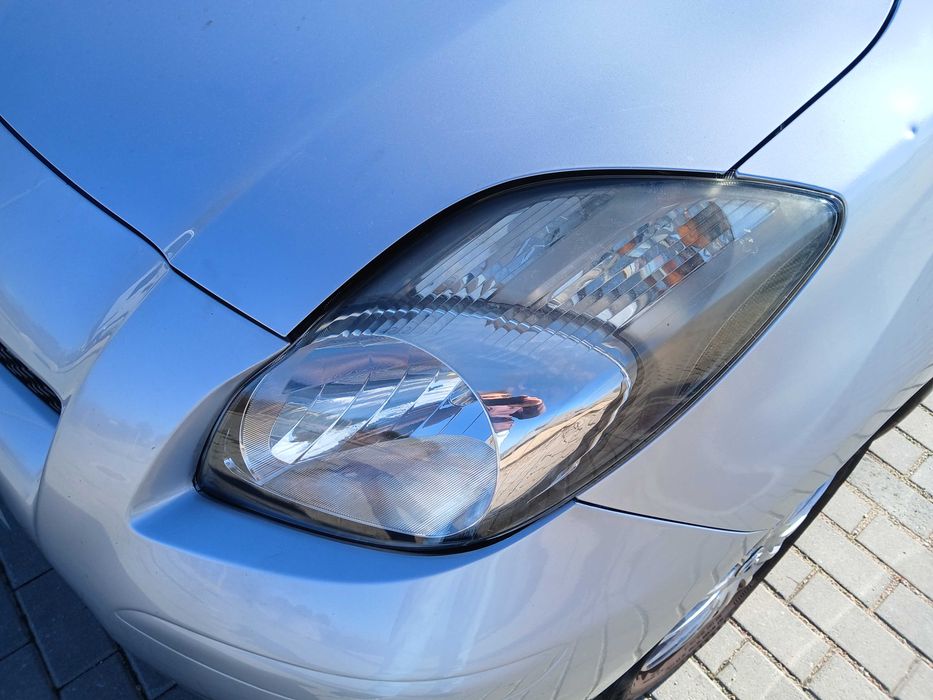 Toyota Yaris 1.3 VVTi  - Robusto fiabilidade e económico (Negociável)