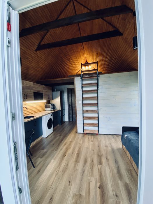 Задється будинок в Рибник