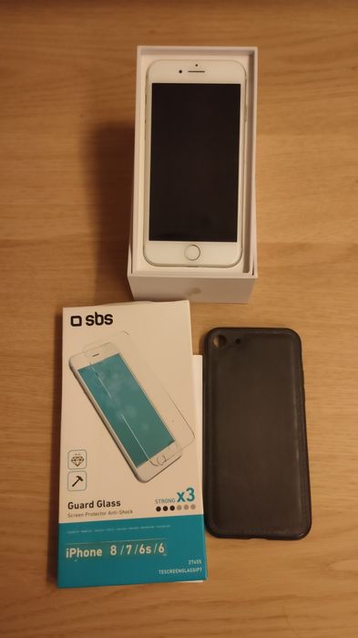 iPhone 8 64 GB com caixa