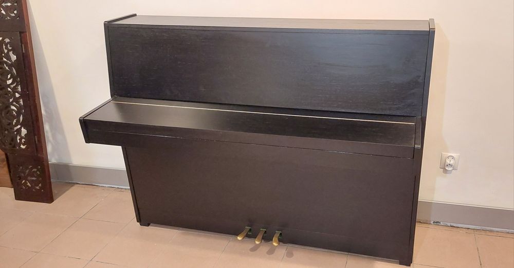 Pianino marki "Hellas"