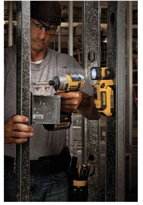 Ліхтар DeWalt DCL044 Оригінал !!!