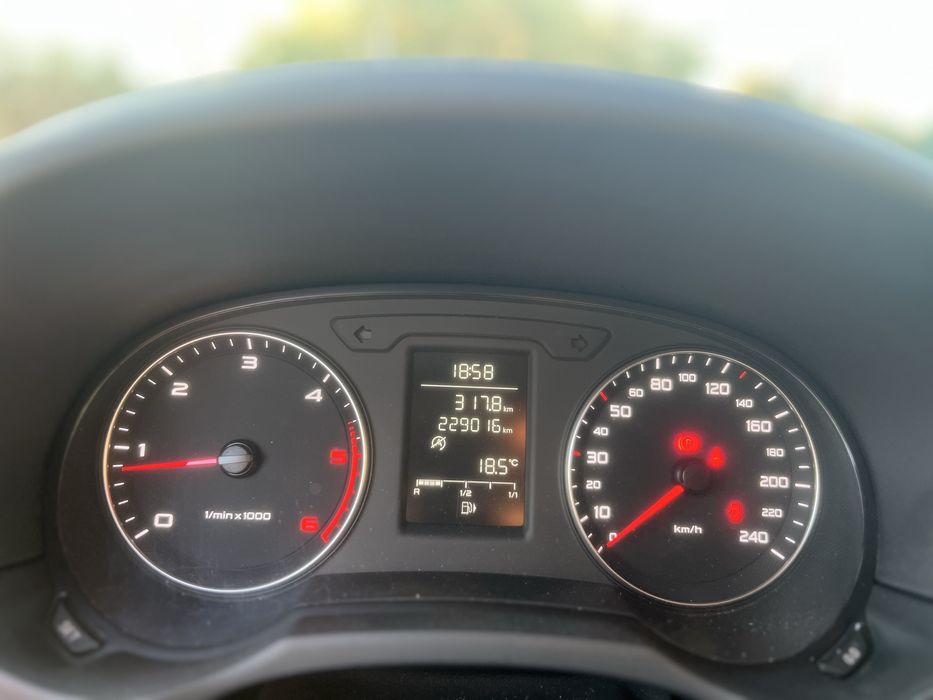 Audi A1 SPORT - 1.6Tdi  - NACIONAL