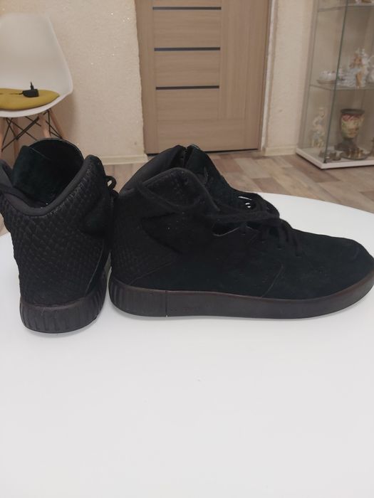 Оригінальні замшеві Адідаси унісекс