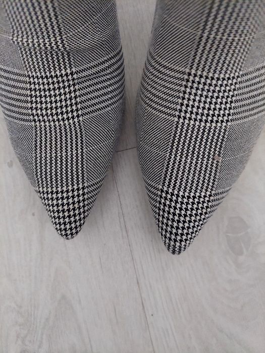 Ботильйони на шпильці