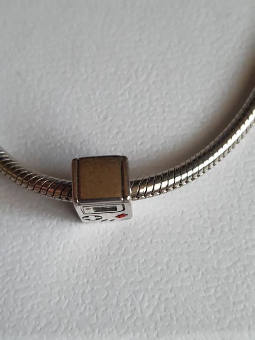 Srebrny charms Game Boy