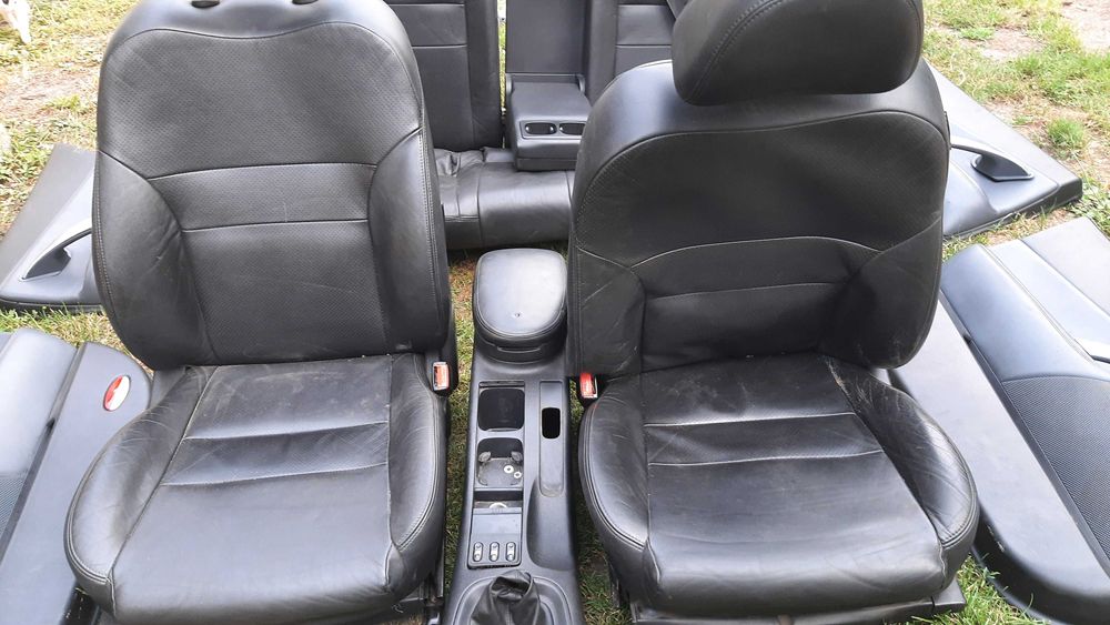 komplet foteli fotele Nissan Primera P12 hb skóra grzane elektryczne