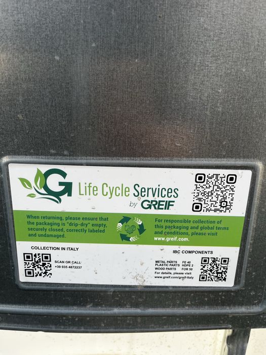 Пластикові баки,ємкості