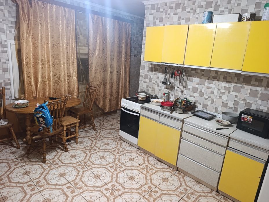 Продаж великий будинок с. Бене